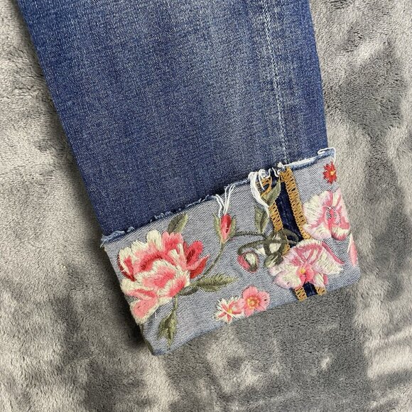 Driftwood Colette Cuffed Cropped Jeans Women's 26 Embroidered Floral Mid Rise - Picture 6 of 12